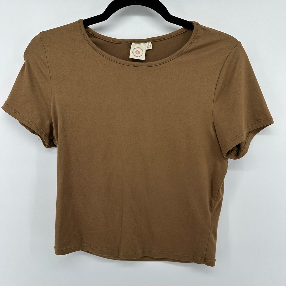 Live In The Moment Brown Short Sleeve Baby Tee Fitted Crop Top Size Medium